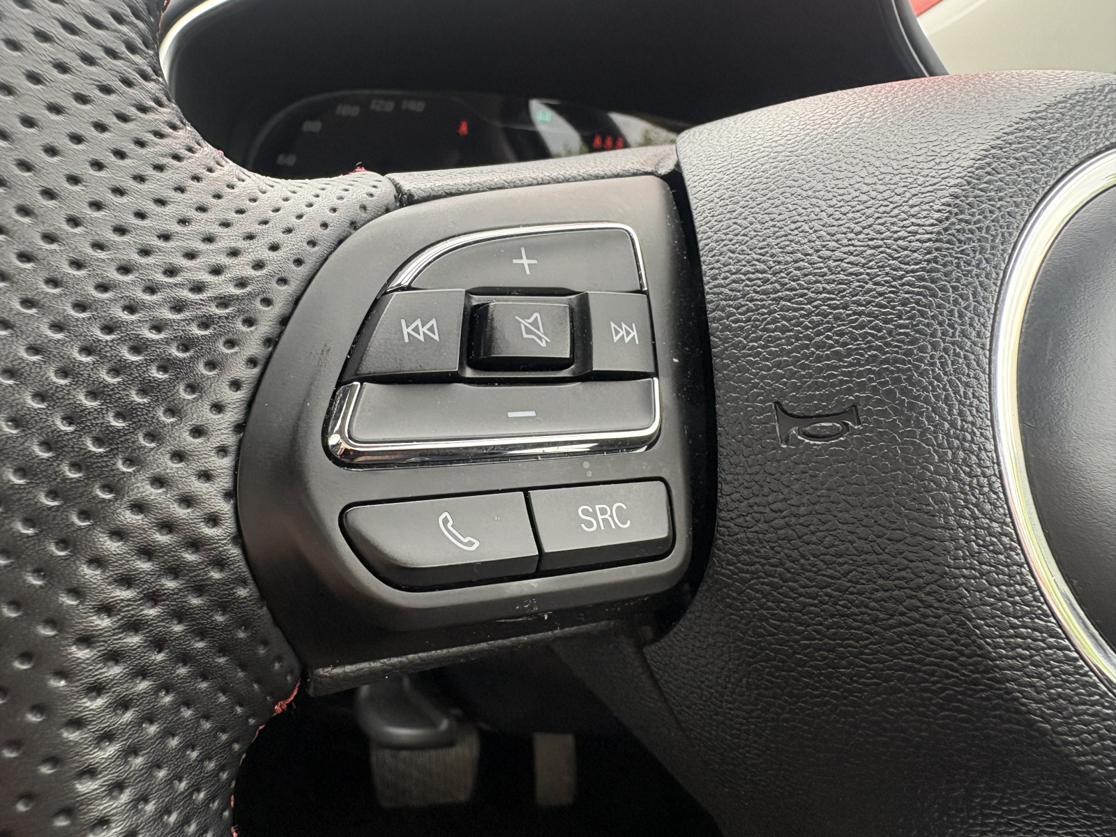 MG Motor UK HS