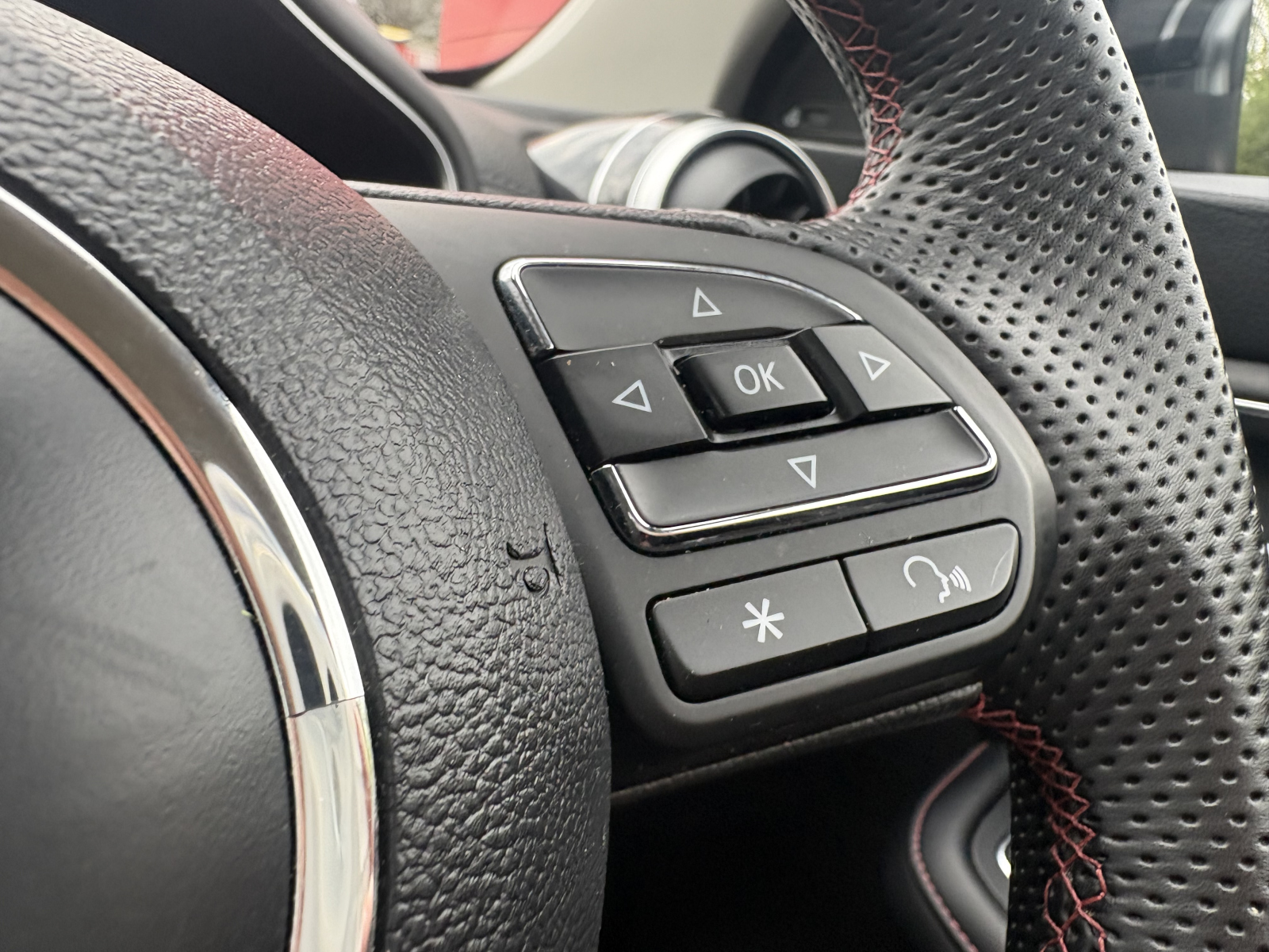 MG Motor UK HS