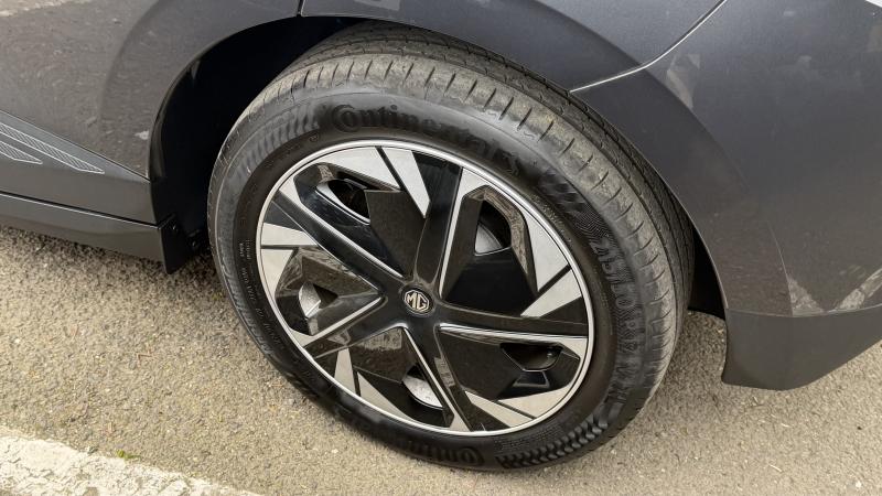 MG Motor UK Mg4