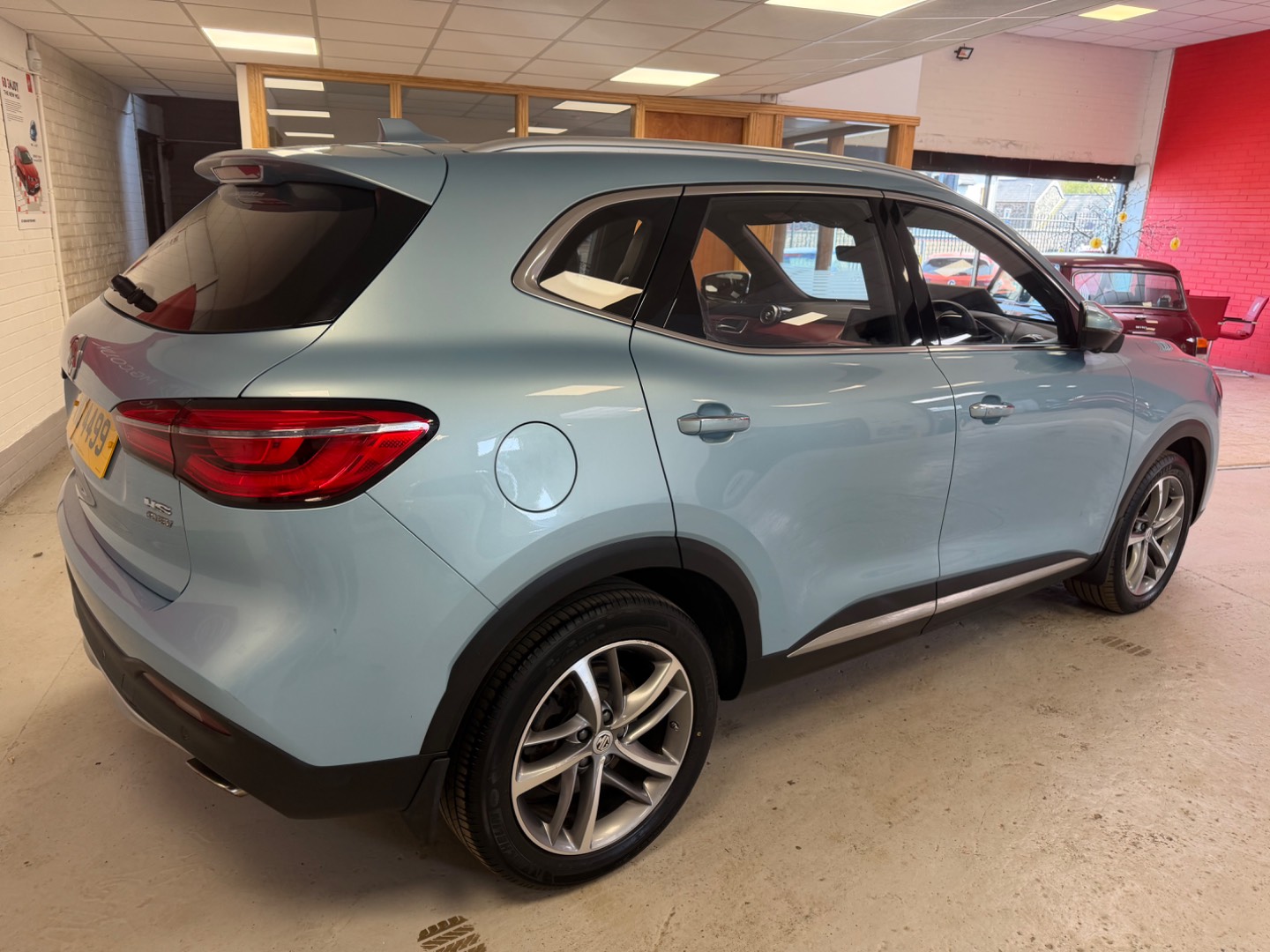 MG Motor UK HS
