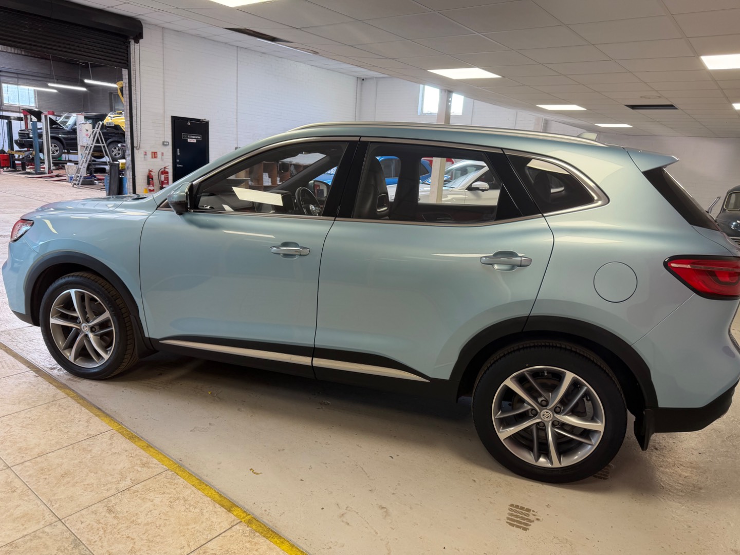 MG Motor UK HS