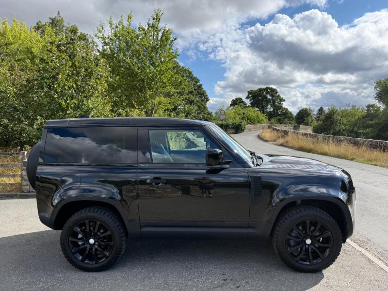 Land Rover Defender 90