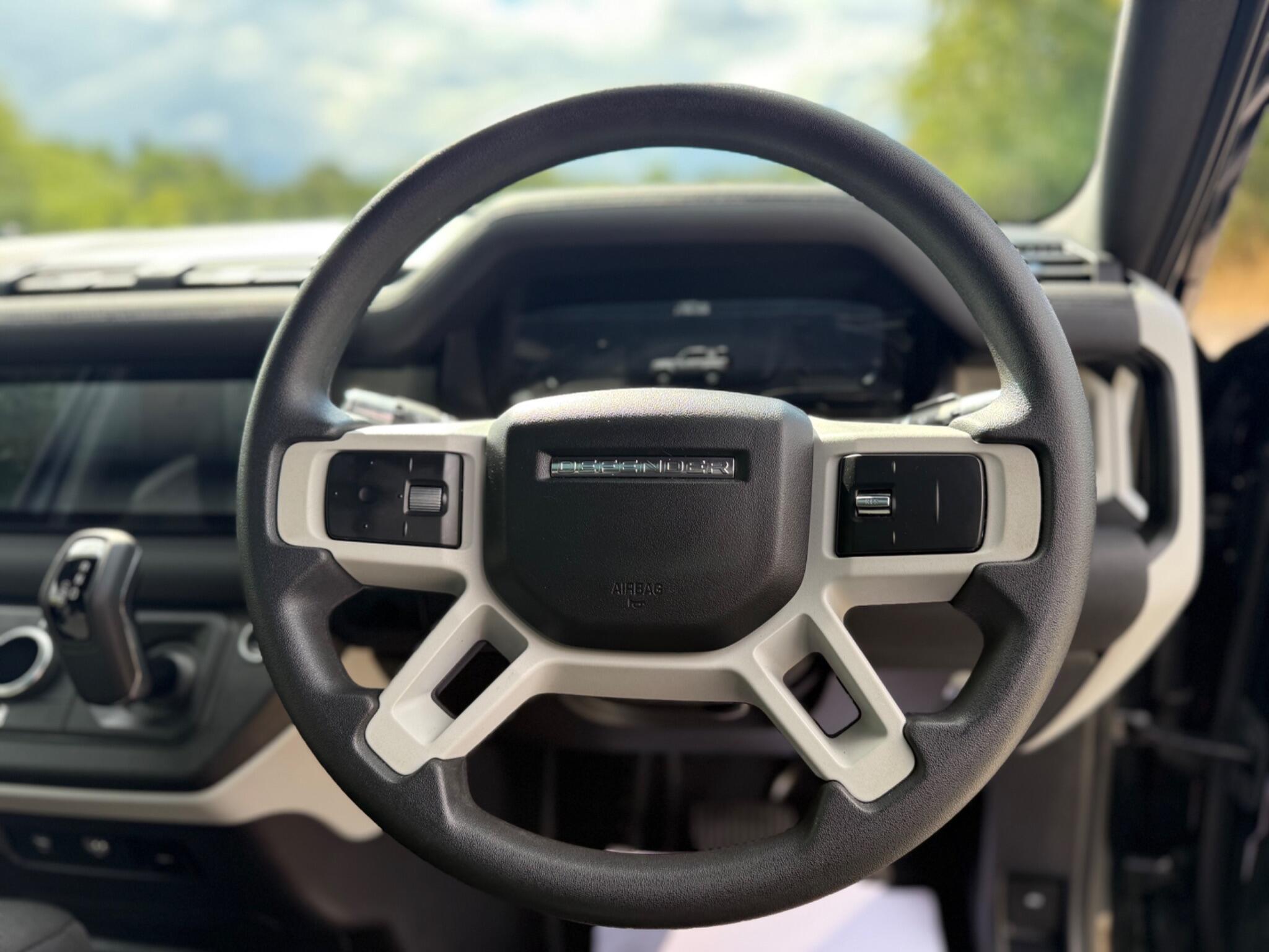 Land Rover Defender 90