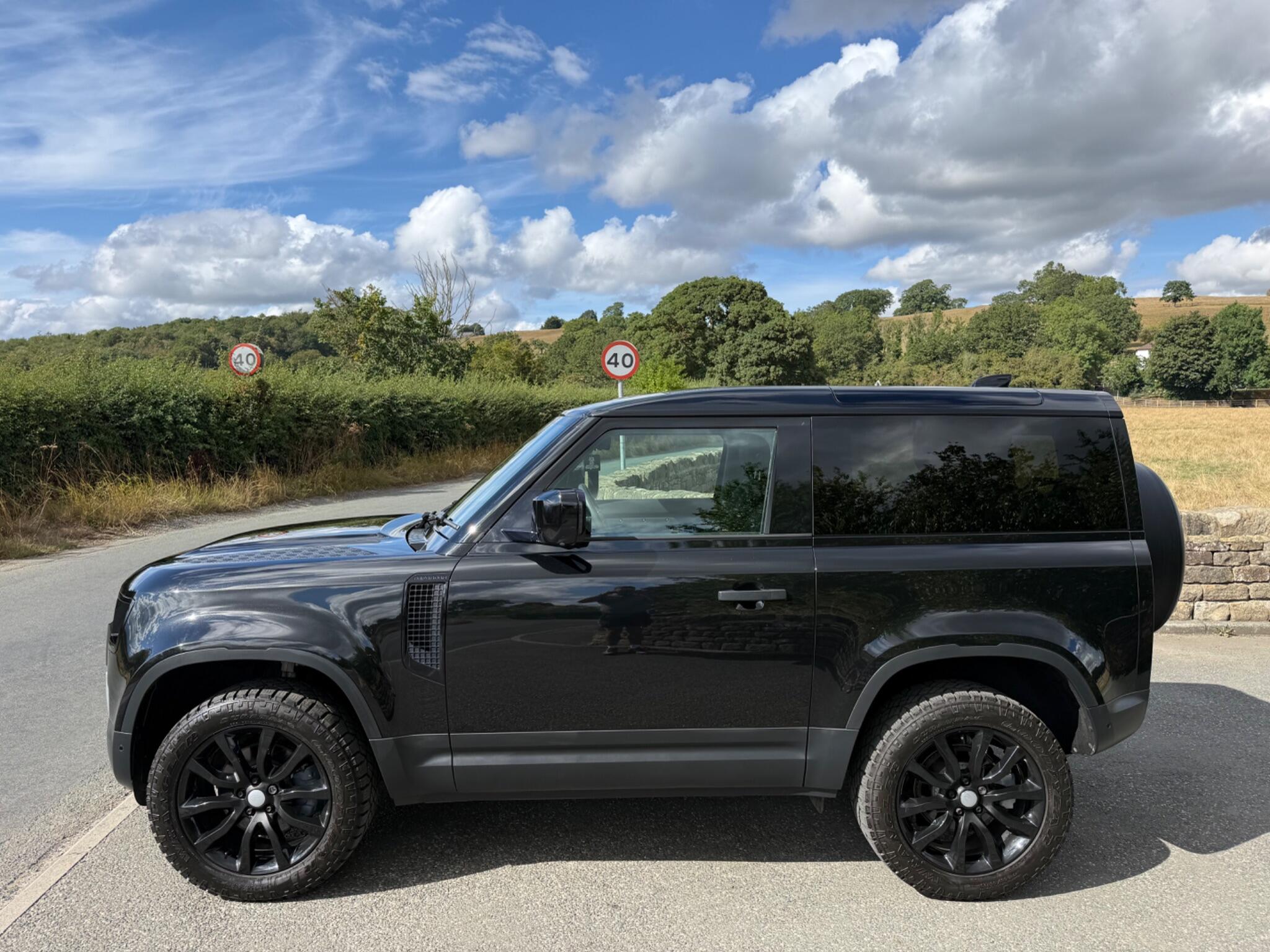 Land Rover Defender 90