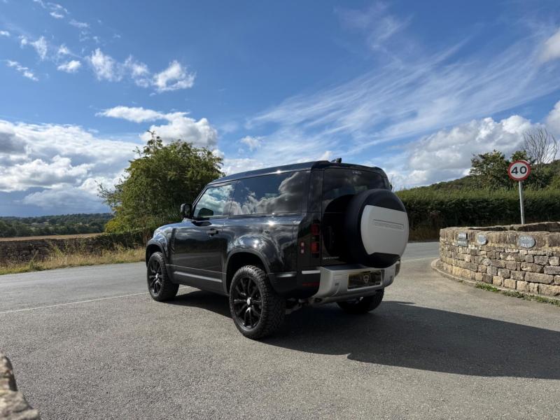 Land Rover Defender 90