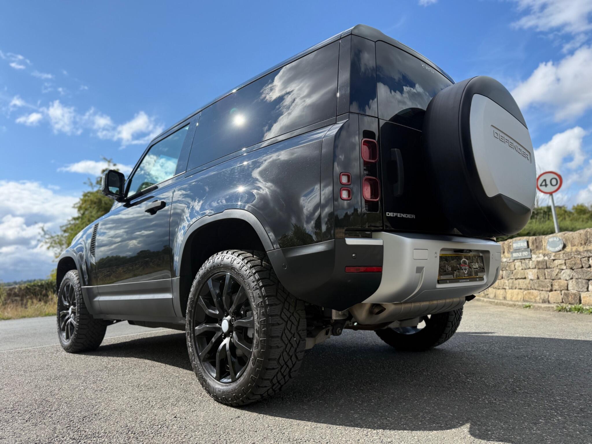 Land Rover Defender 90