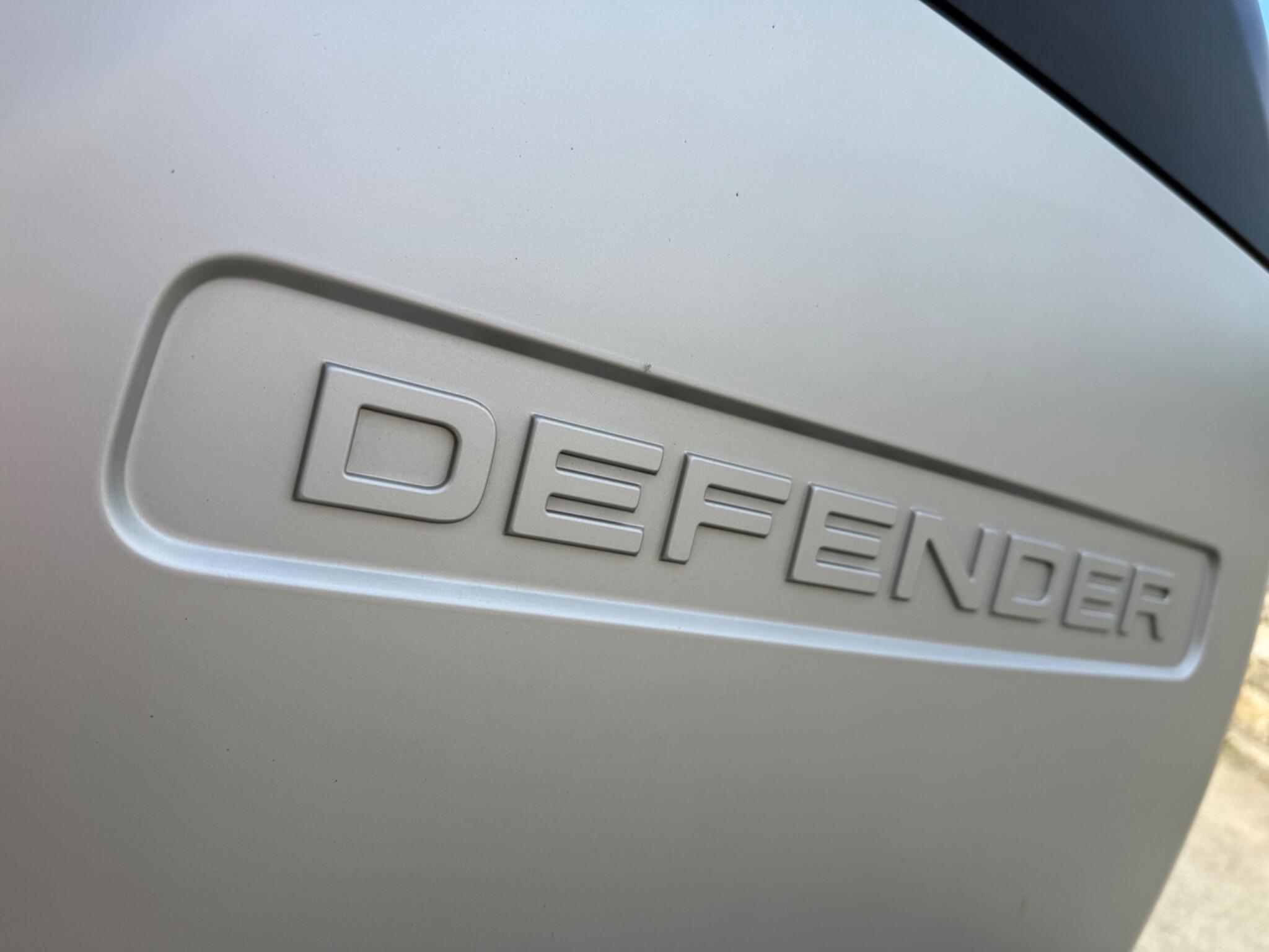 Land Rover Defender 90