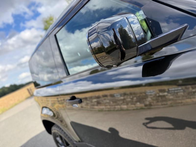 Land Rover Defender 90