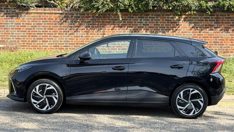 MG Motor UK Mg4