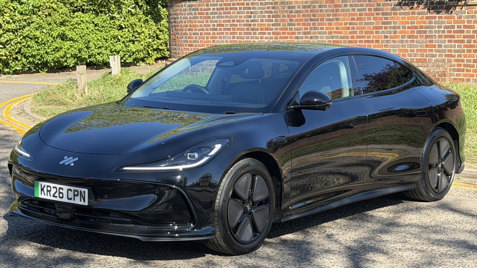 MG Motor UK IM5