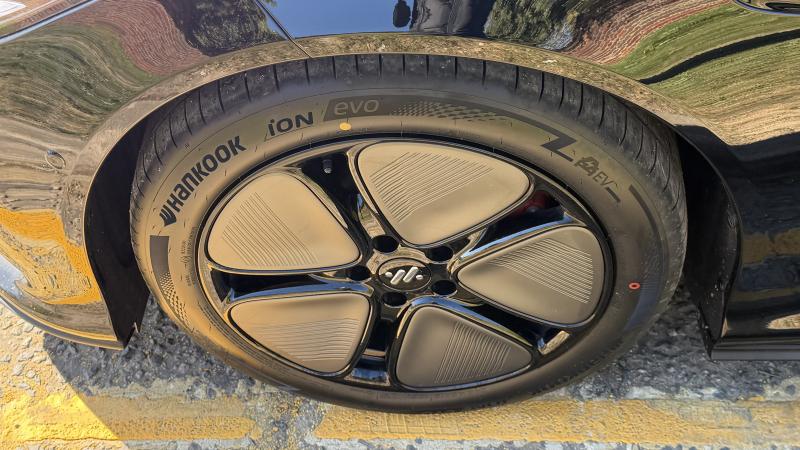 MG Motor UK IM5