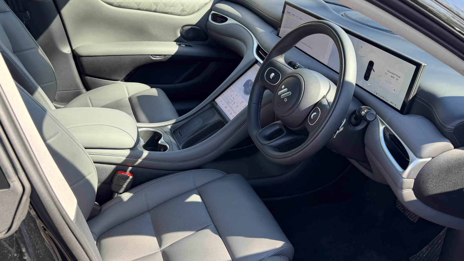 MG Motor UK IM5
