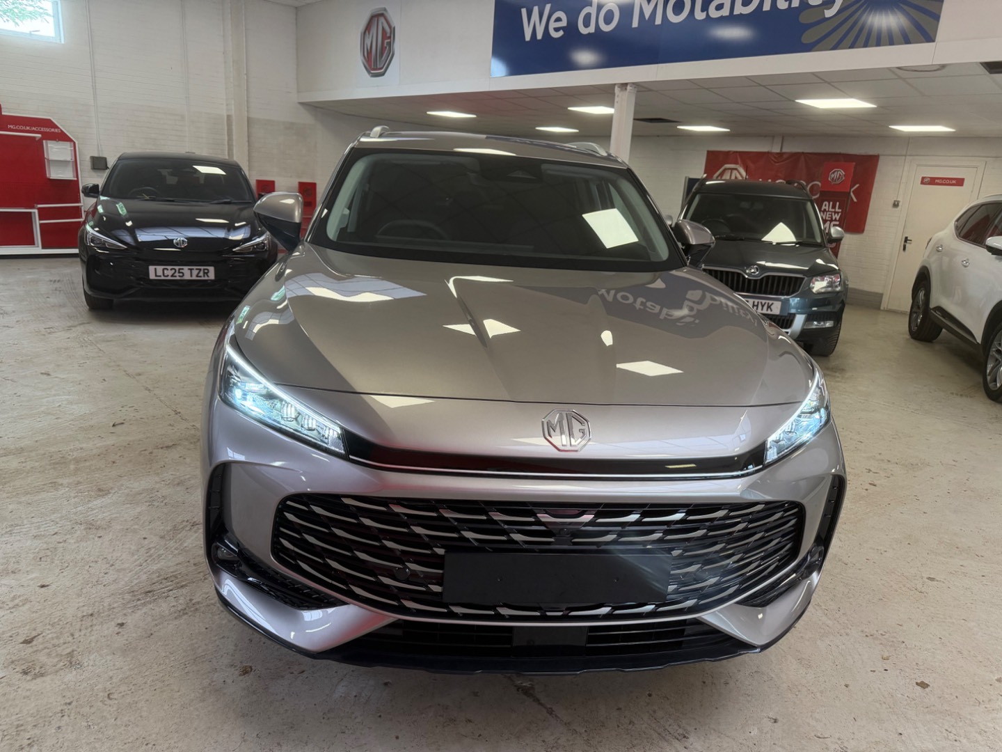 MG Motor UK HS