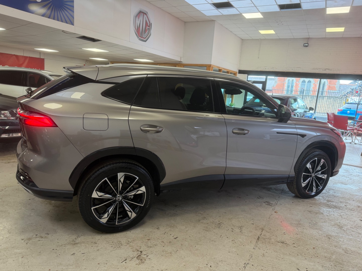 MG Motor UK HS