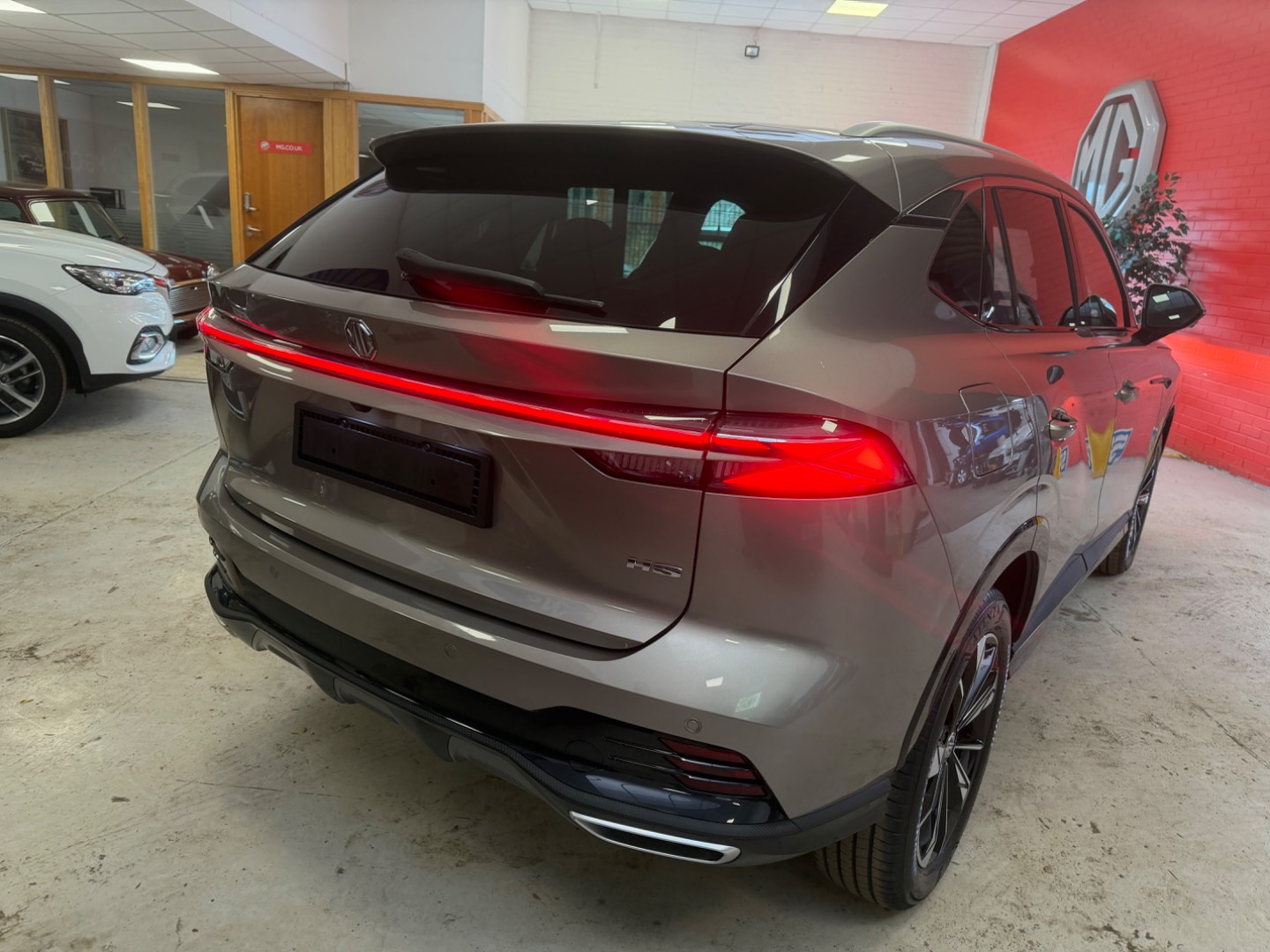 MG Motor UK HS