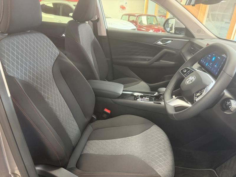 MG Motor UK HS