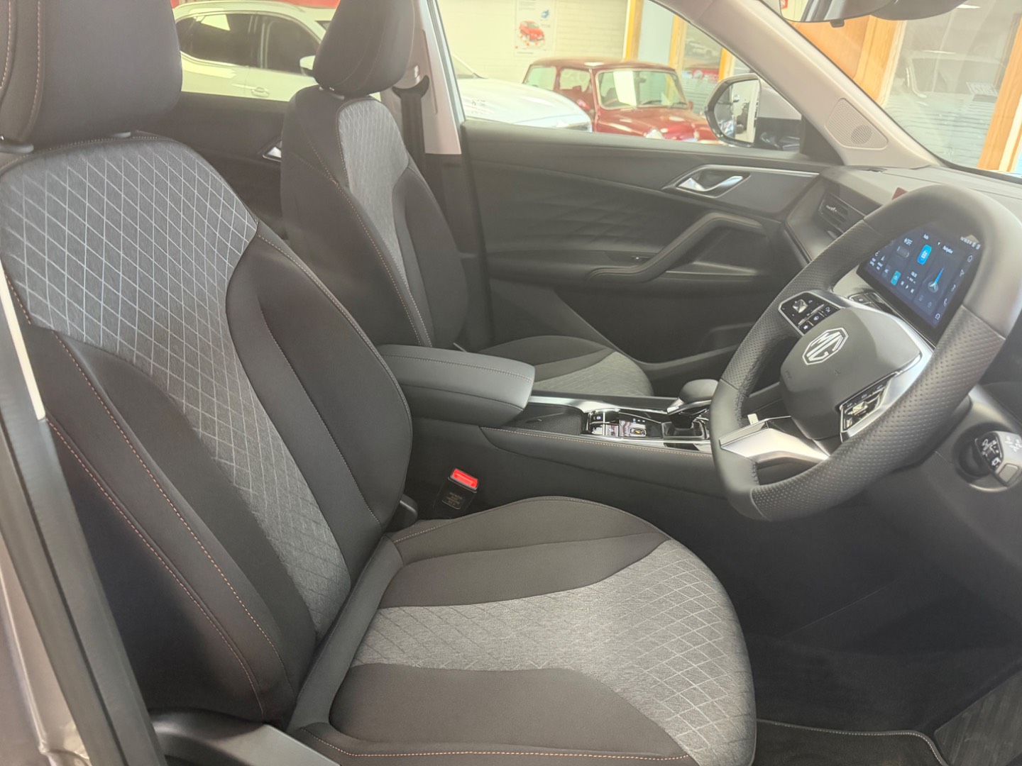 MG Motor UK HS