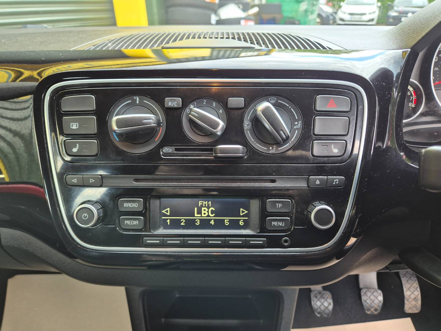 Volkswagen Up