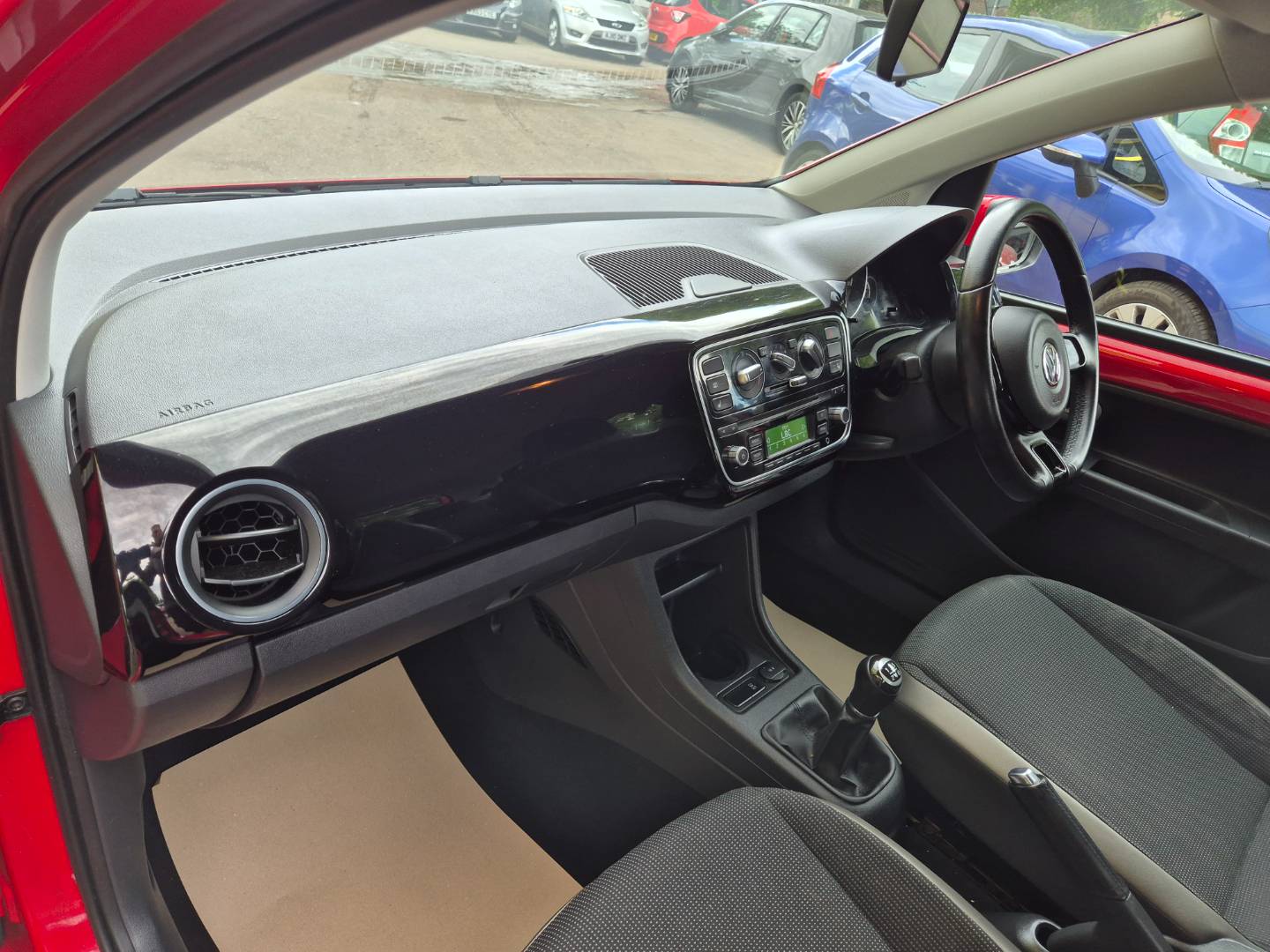 Volkswagen Up