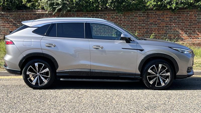 MG Motor UK HS