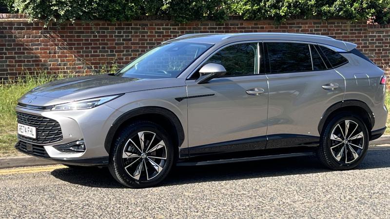 MG Motor UK HS