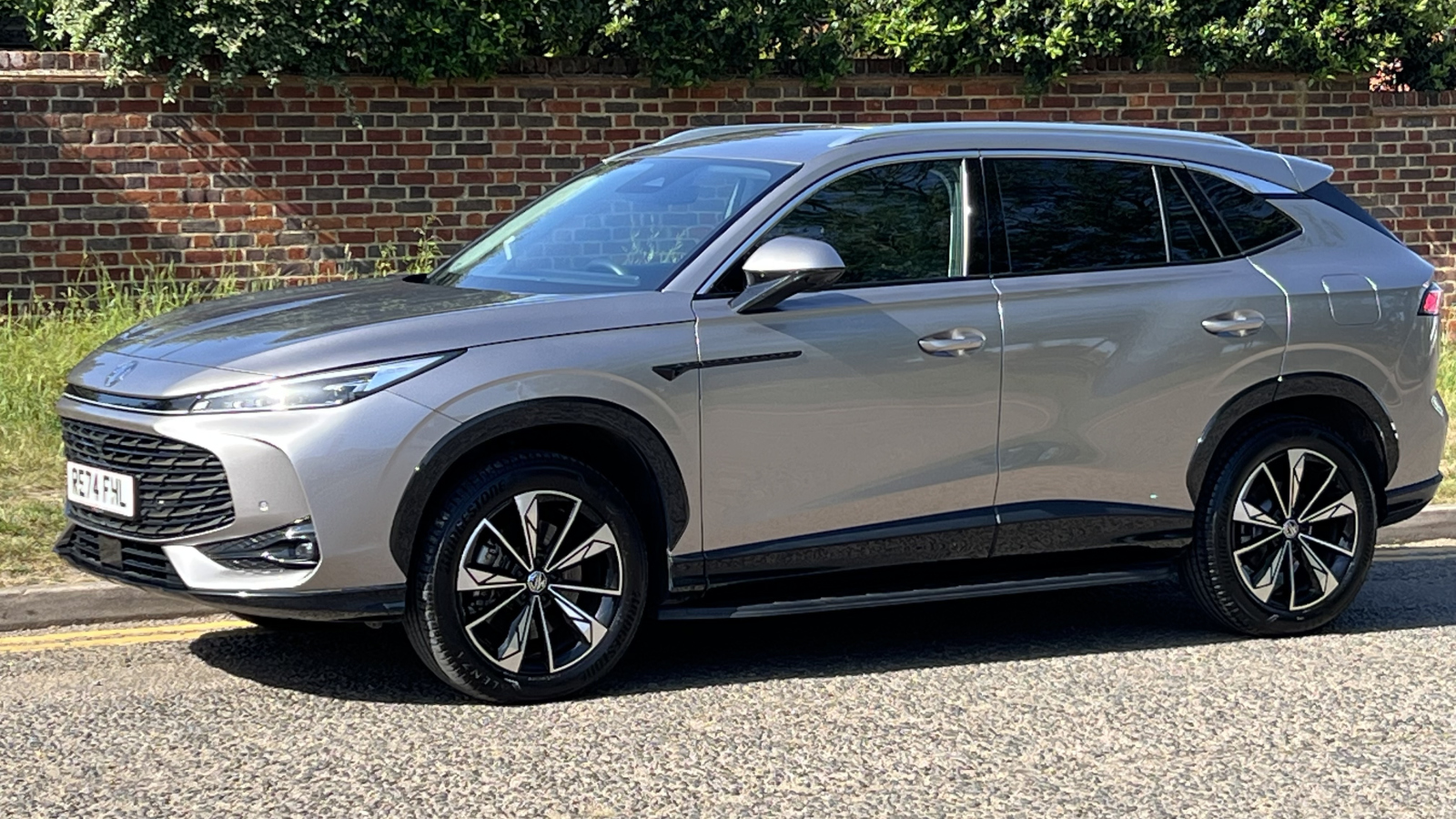 MG Motor UK HS