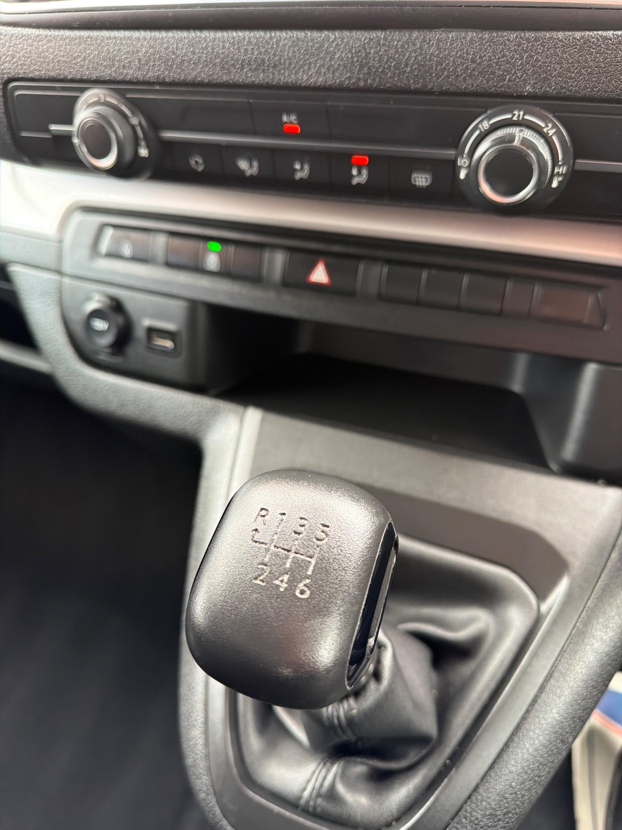 Peugeot Traveller