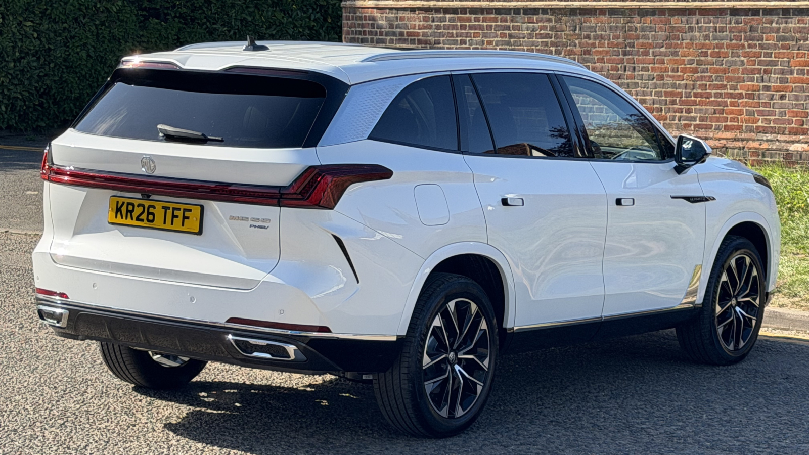 MG Motor UK MGS9