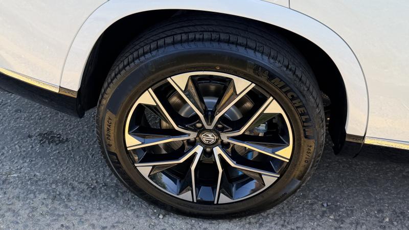 MG Motor UK MGS9