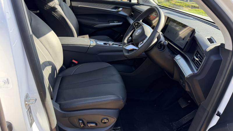 MG Motor UK MGS9
