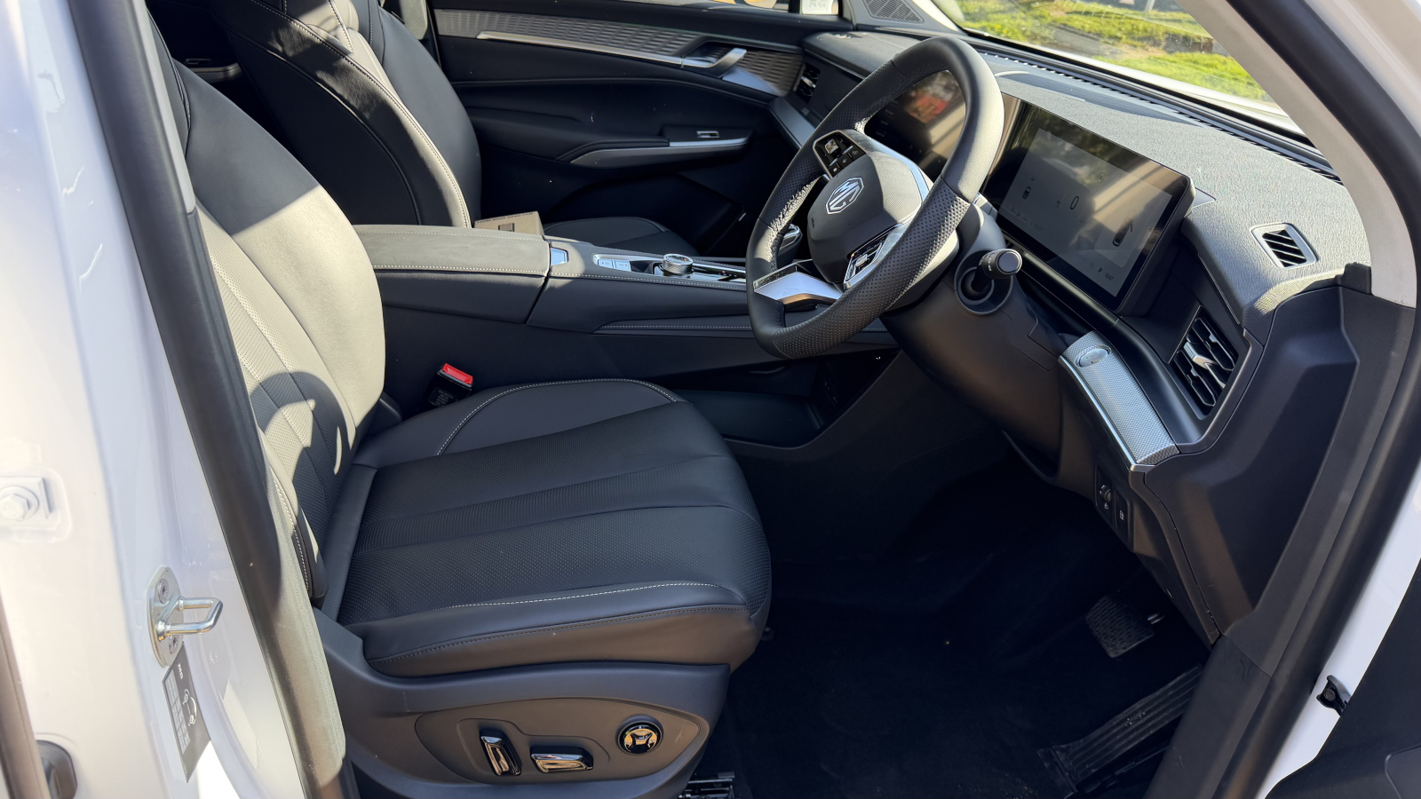 MG Motor UK MGS9