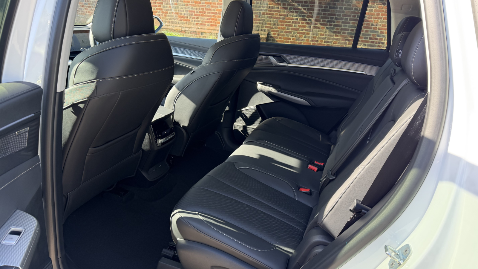 MG Motor UK MGS9