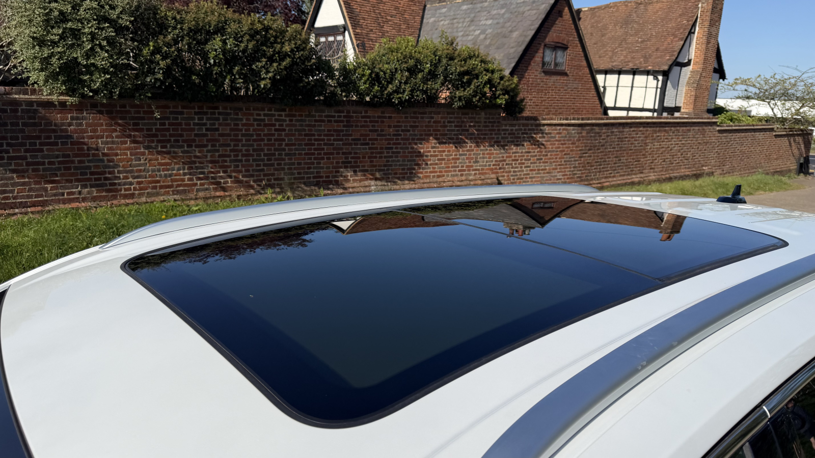 MG Motor UK MGS9