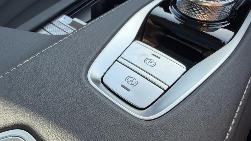 MG Motor UK MGS9