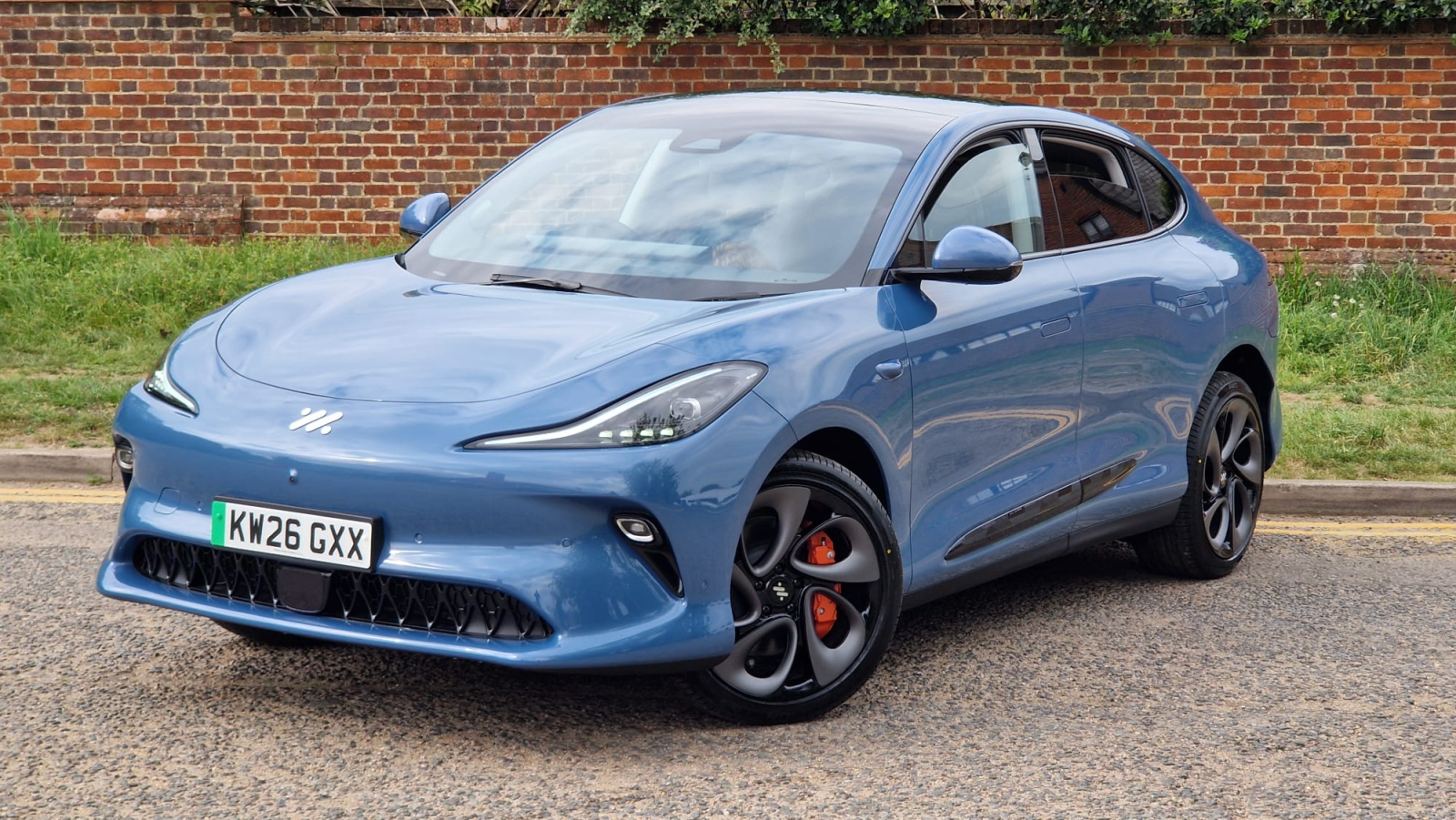MG Motor UK IM6