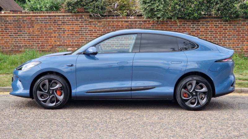 MG Motor UK IM6