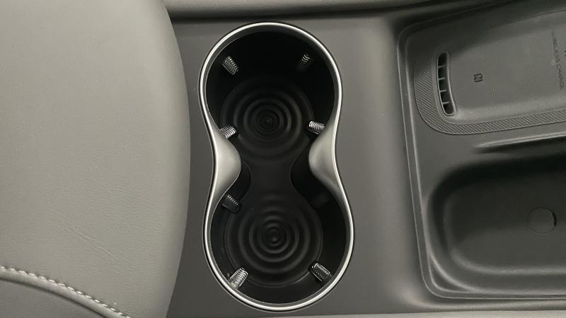 MG Motor UK IM6