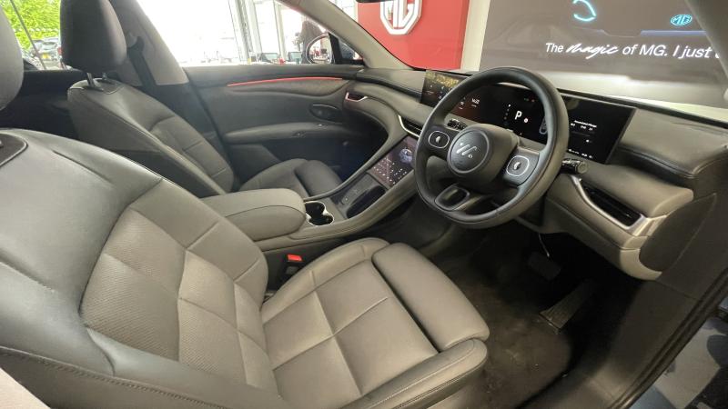 MG Motor UK IM6