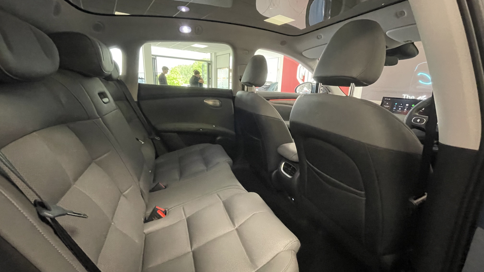 MG Motor UK IM6