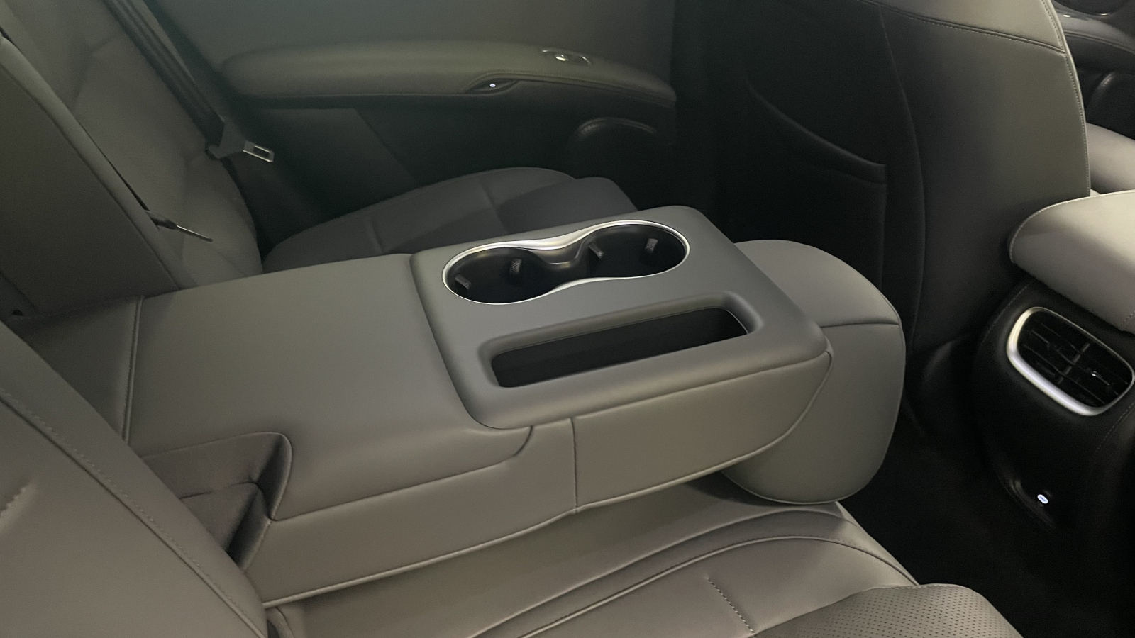 MG Motor UK IM6