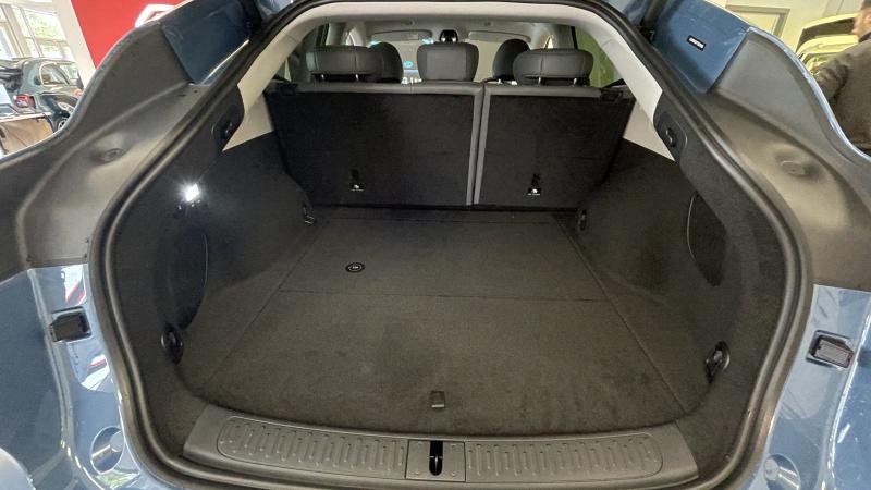 MG Motor UK IM6