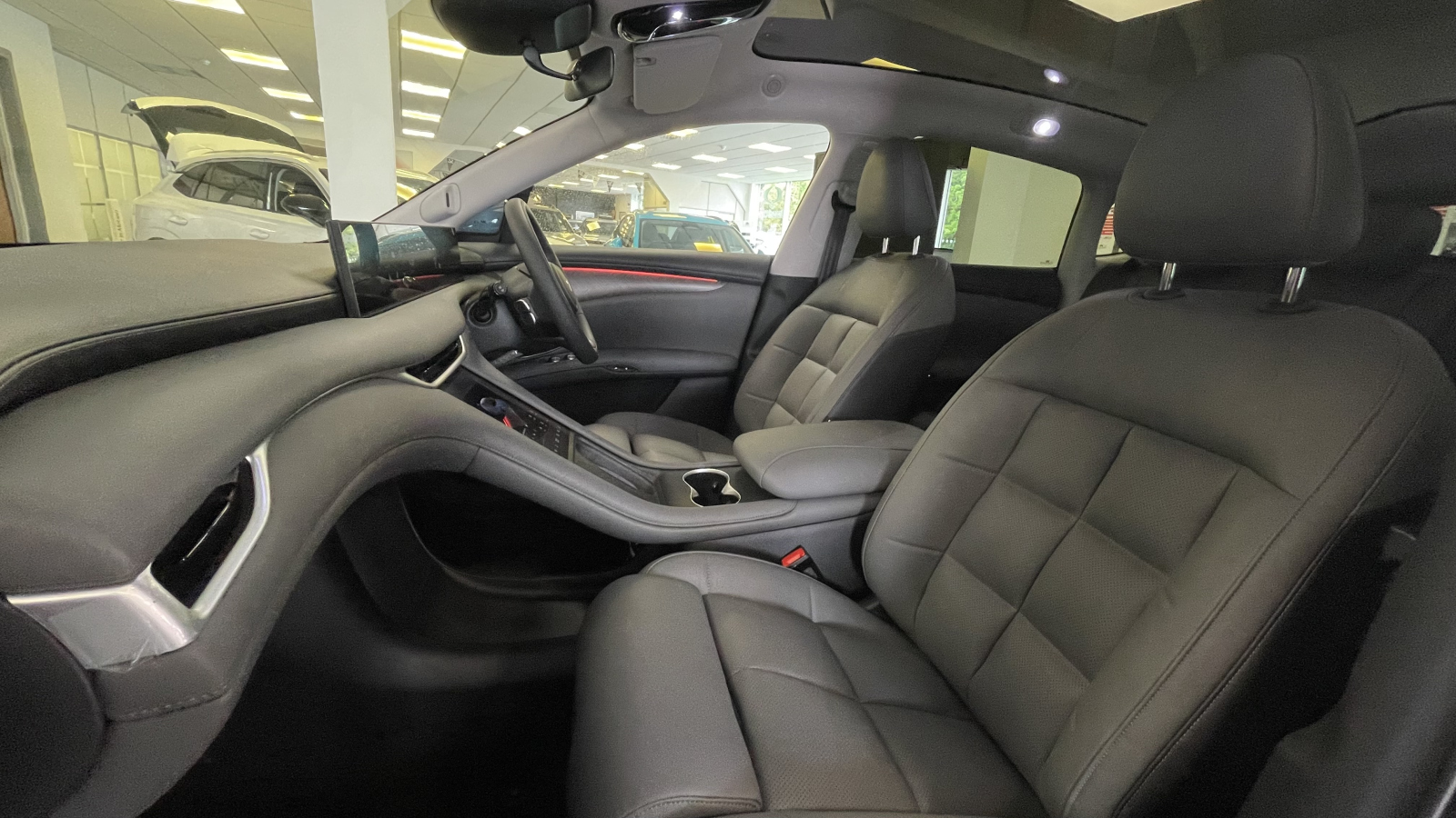 MG Motor UK IM6
