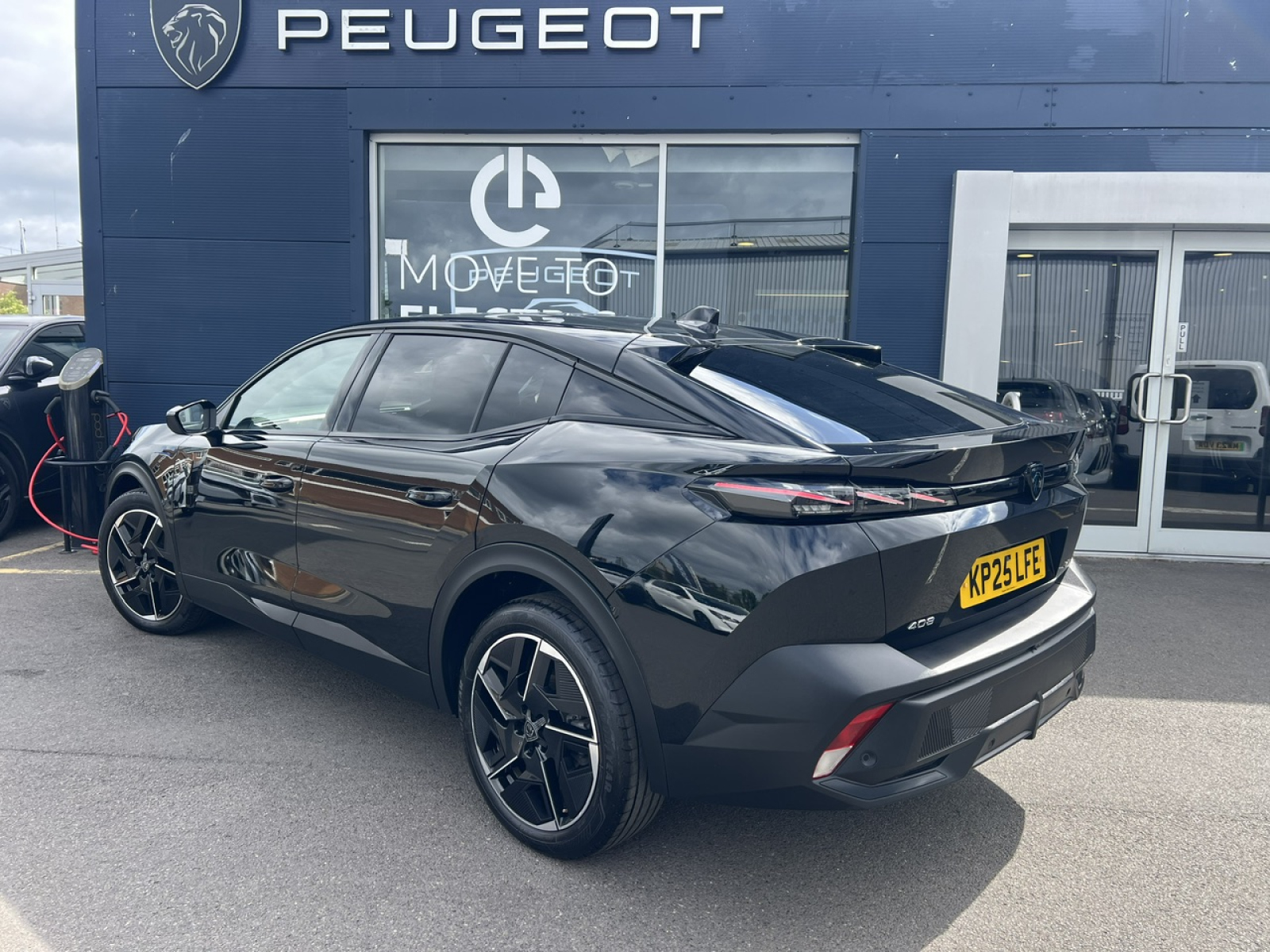 Peugeot 408