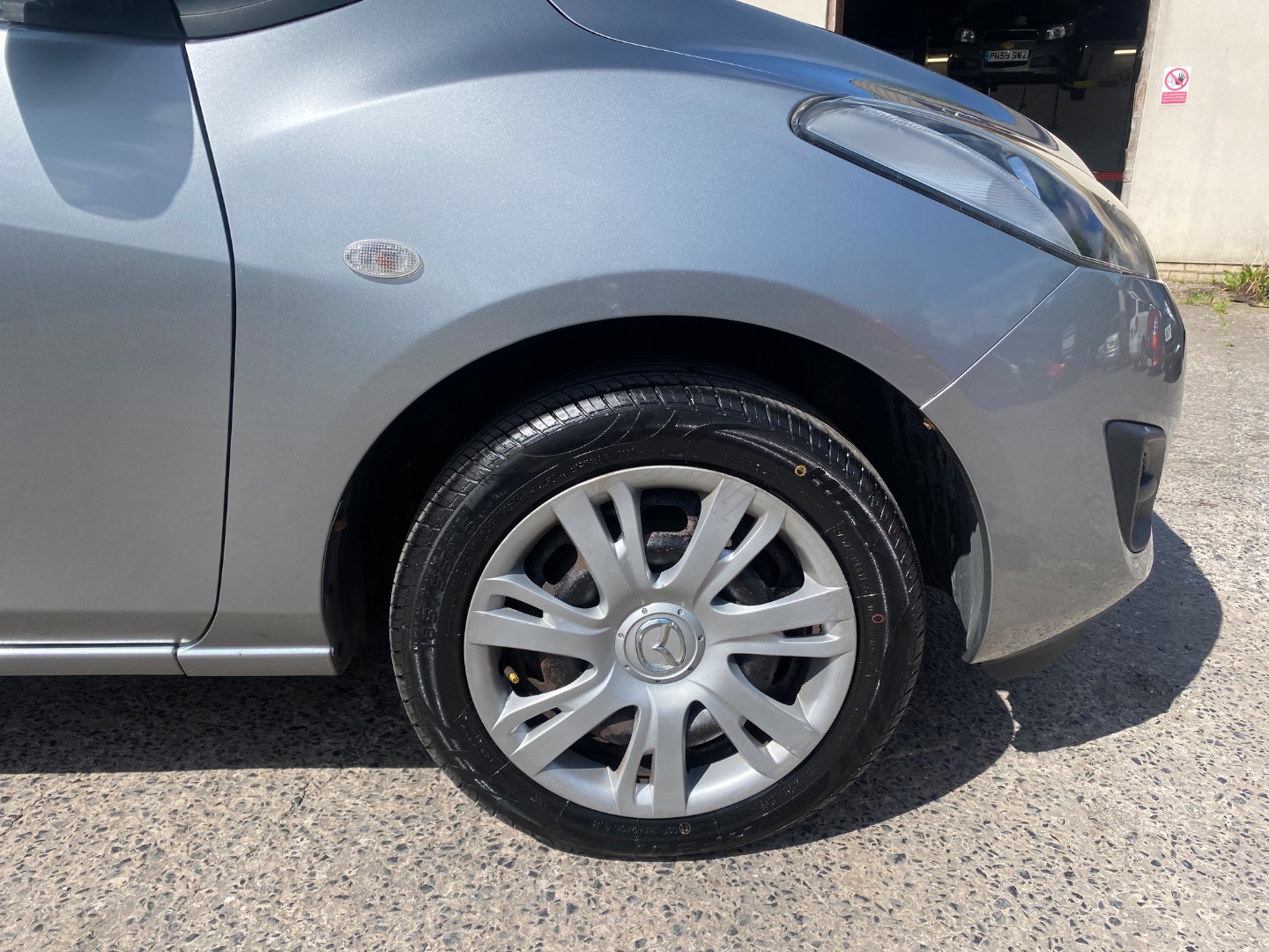 Mazda 2
