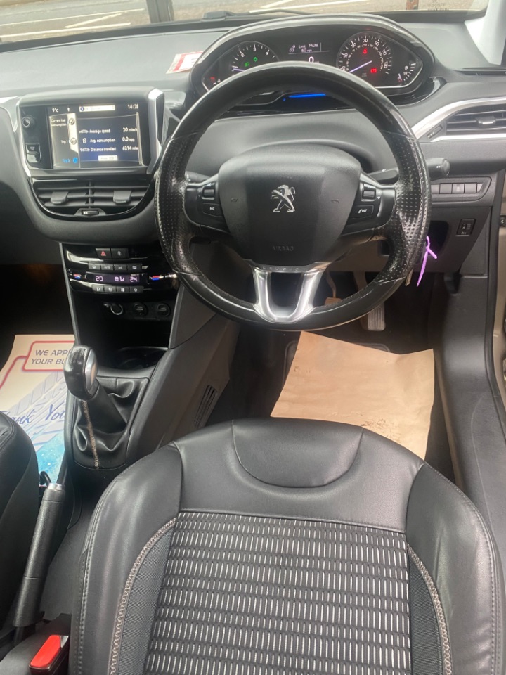 Peugeot 208