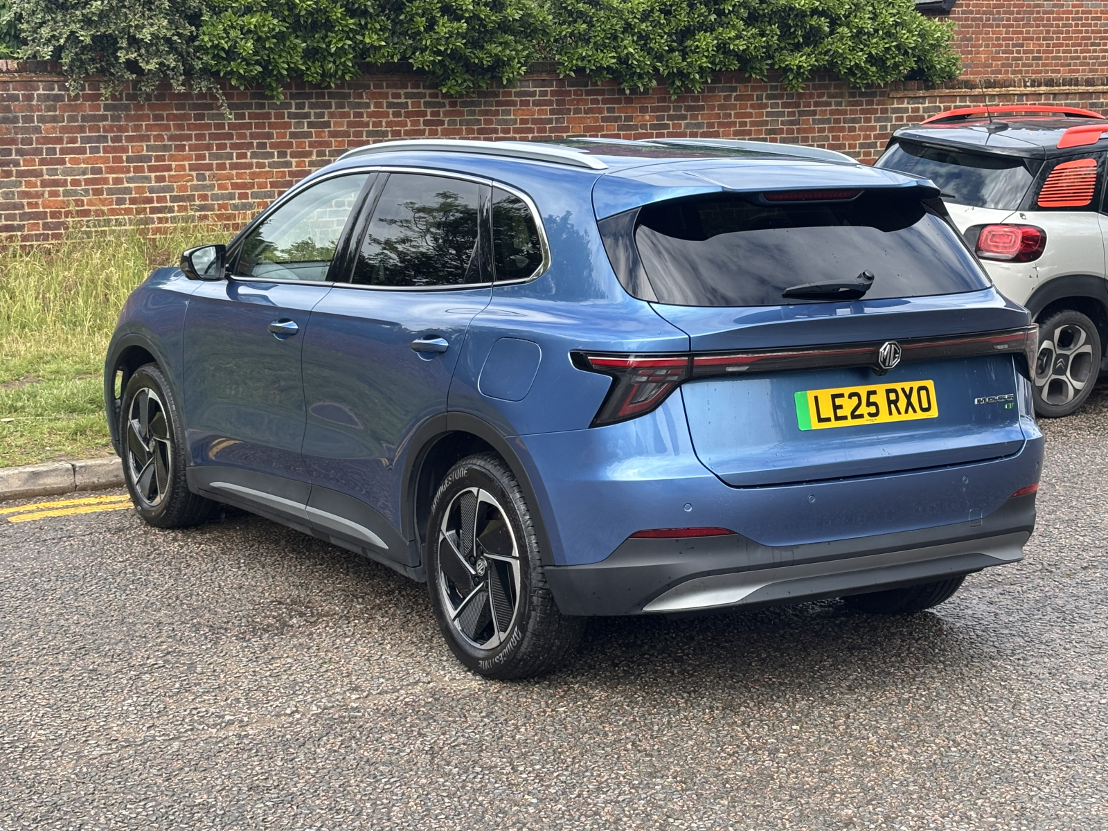 MG Motor UK MGS5