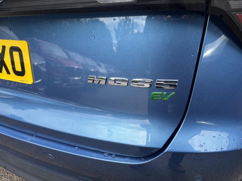 MG Motor UK MGS5