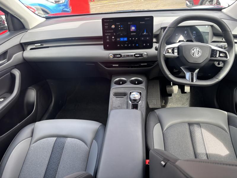 MG Motor UK MGS5