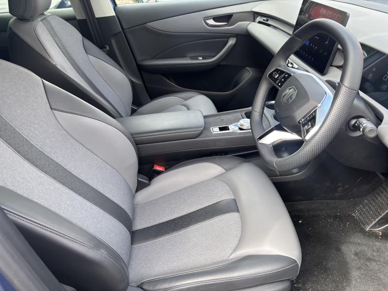 MG Motor UK MGS5