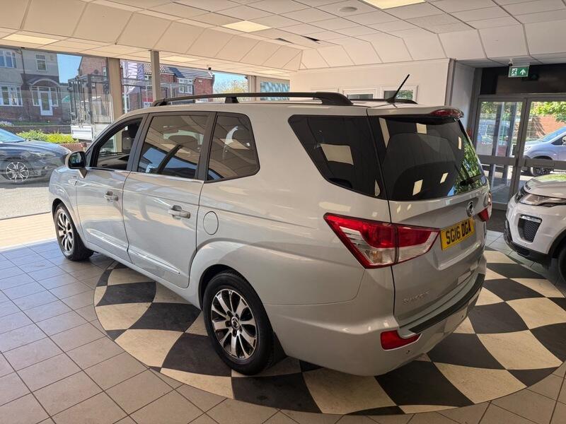 SsangYong Turismo